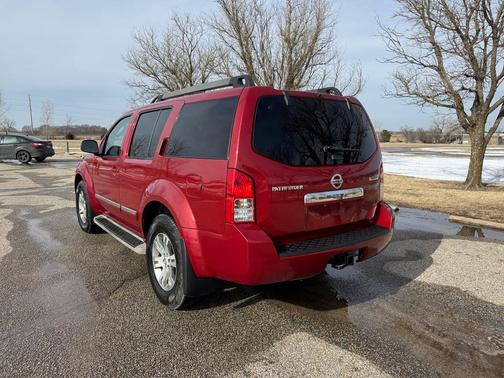 2011 Nissan Pathfinder Silver