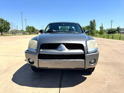 2007 Mitsubishi Raider LS