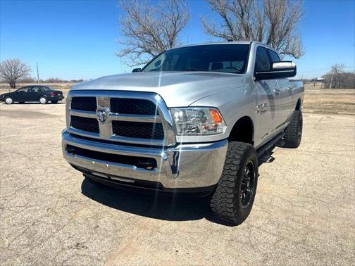 2017 RAM 2500 SLT Crew Cab 4x4 6'4' Box