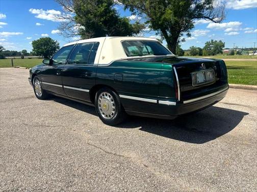1999 Cadillac DeVille Base