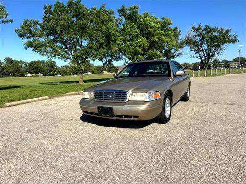 2000 Ford Crown Victoria LX