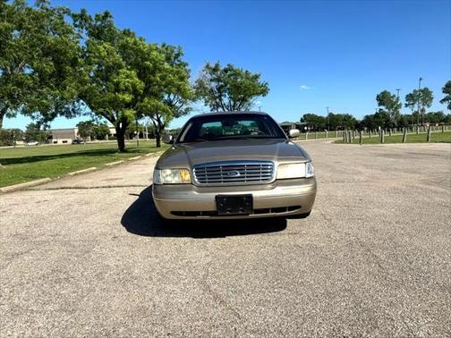 2000 Ford Crown Victoria LX