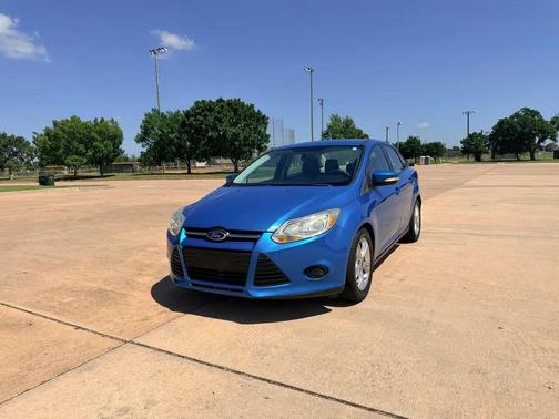 Green 2014 Ford Focus SE