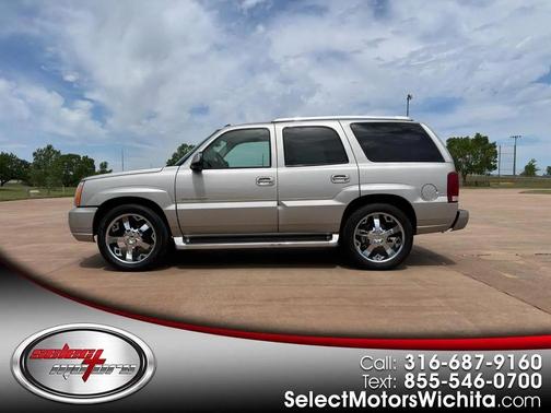 Beige 2005 Cadillac Escalade Base