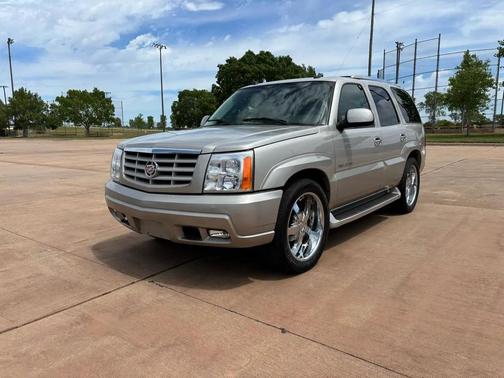 Beige 2005 Cadillac Escalade Base
