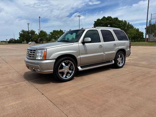 Beige 2005 Cadillac Escalade Base