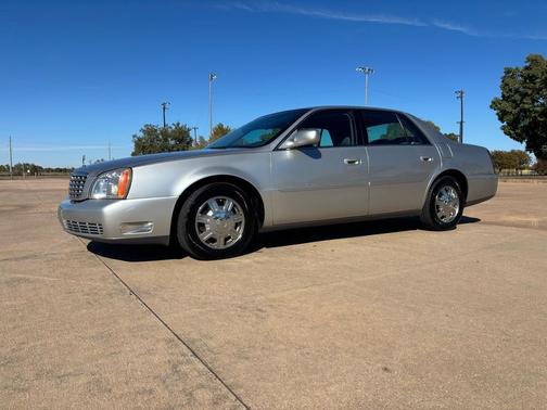 2004 Cadillac DeVille Base