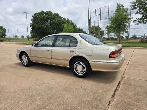 Gold 1997 INFINITI I30 4dr Sdn Auto w/Leather