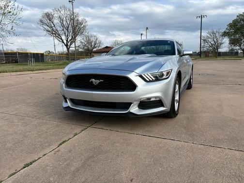 2016 Ford Mustang V6