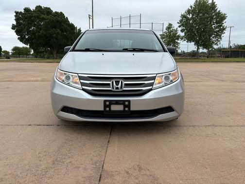 Silver 2011 Honda Odyssey EX-L