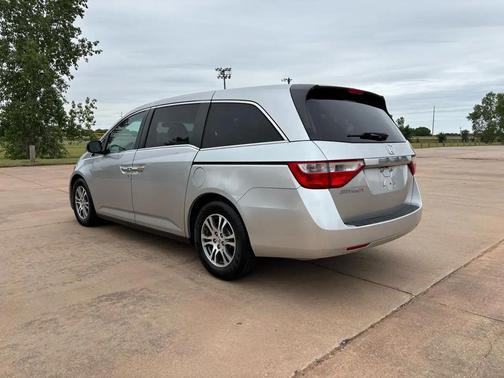 Silver 2011 Honda Odyssey EX-L