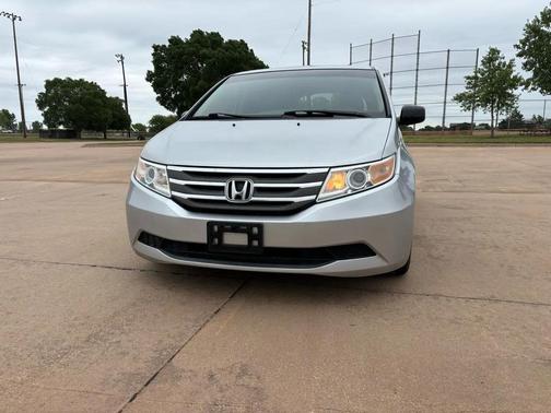 Silver 2011 Honda Odyssey EX-L