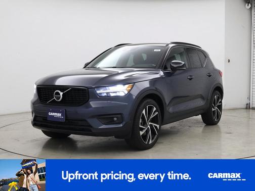 2022 Volvo XC40 T5 R-Design