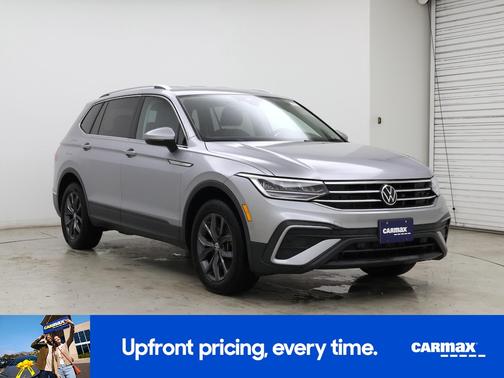 Gray 2022 Volkswagen Tiguan SE
