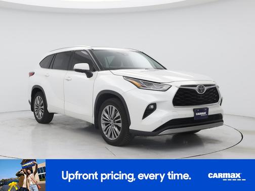 White 2021 Toyota Highlander Platinum