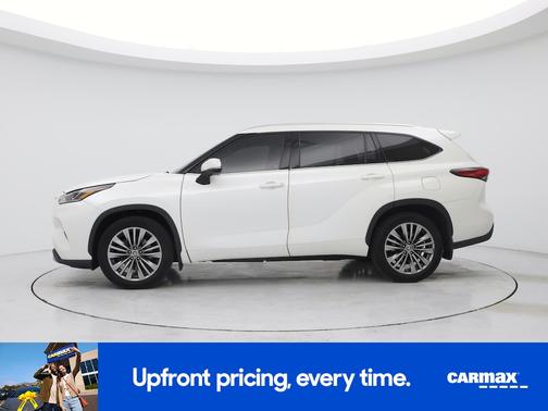 White 2021 Toyota Highlander Platinum