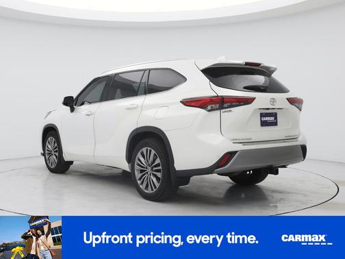 White 2021 Toyota Highlander Platinum