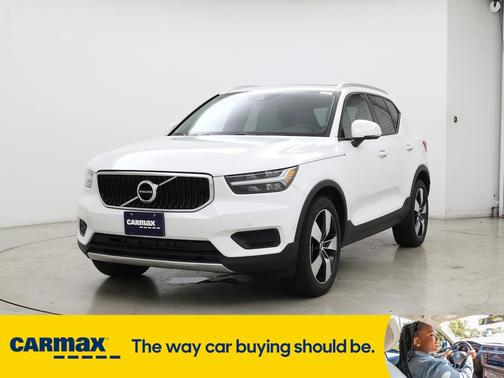 2019 Volvo XC40 T5 Momentum
