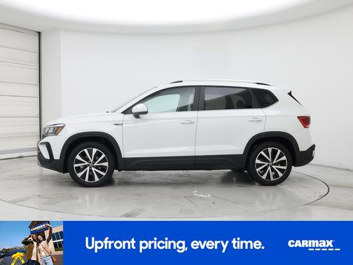 White 2023 Volkswagen Taos SE