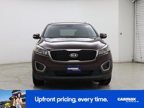 Red 2016 Kia Sorento LX