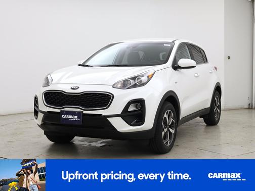 White 2022 Kia Sportage LX