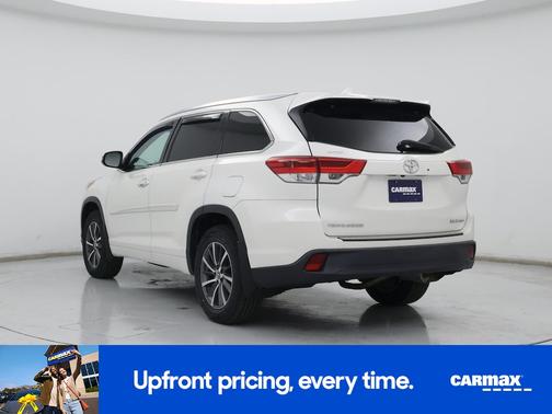 White 2018 Toyota Highlander XLE