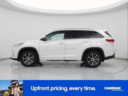 White 2018 Toyota Highlander XLE