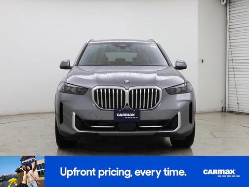 Gray 2024 BMW X5 xDrive40i