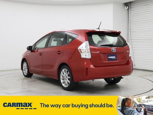 2014 Toyota Prius v Five