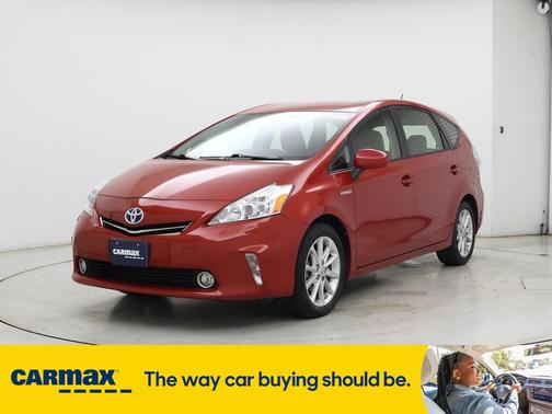2014 Toyota Prius v Five