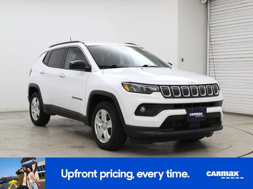 White 2022 Jeep Compass Latitude
