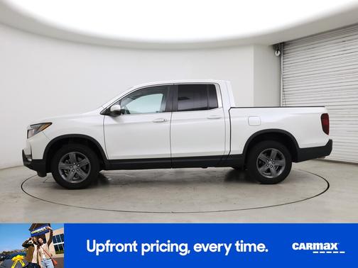 White 2023 Honda Ridgeline RTL