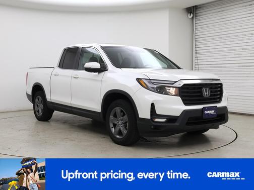 White 2023 Honda Ridgeline RTL