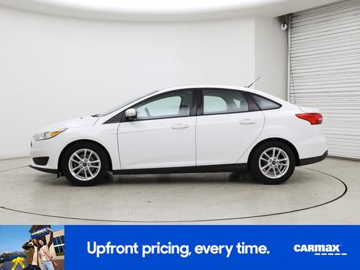 White 2015 Ford Focus SE