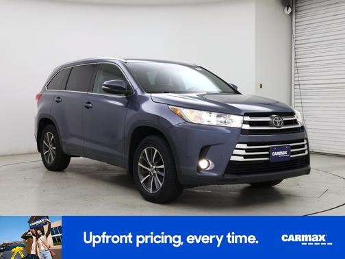 Blue 2017 Toyota Highlander XLE