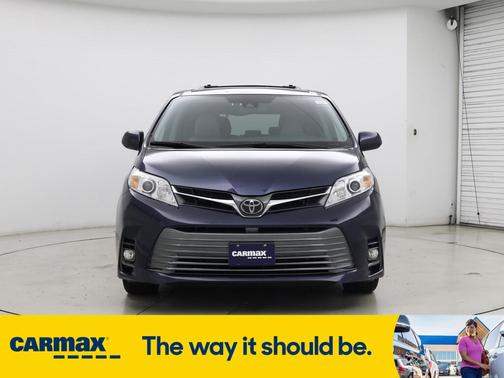 2020 Toyota Sienna XLE
