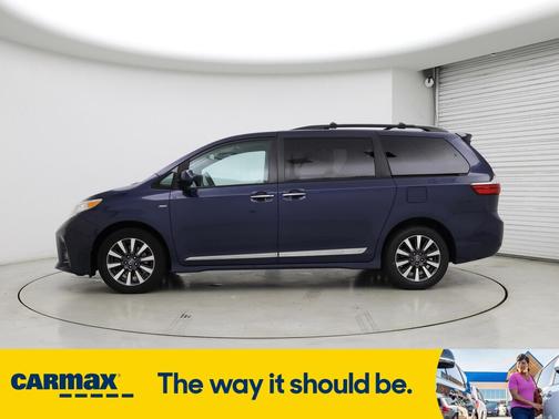 2020 Toyota Sienna XLE