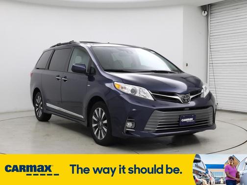 2020 Toyota Sienna XLE