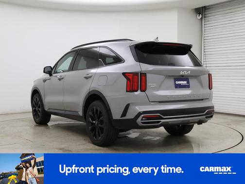 Gray 2022 Kia Sorento SX