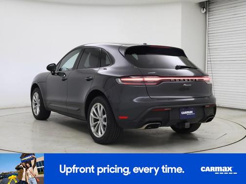 2022 Porsche Macan Base (PDK)