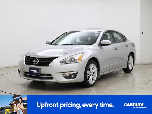 Silver 2014 Nissan Altima SV