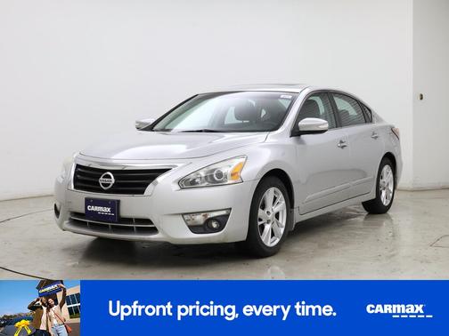 Silver 2014 Nissan Altima SV