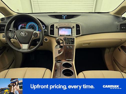White 2015 Toyota Venza XLE