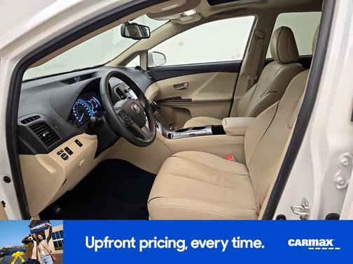 White 2015 Toyota Venza XLE