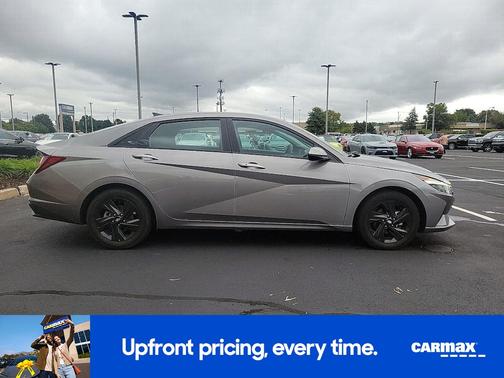 2023 Hyundai ELANTRA SE
