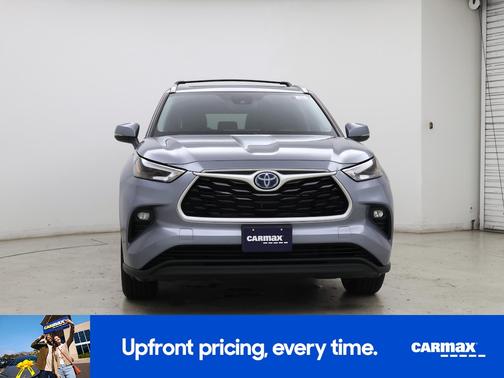 Blue 2023 Toyota Highlander Hybrid XLE