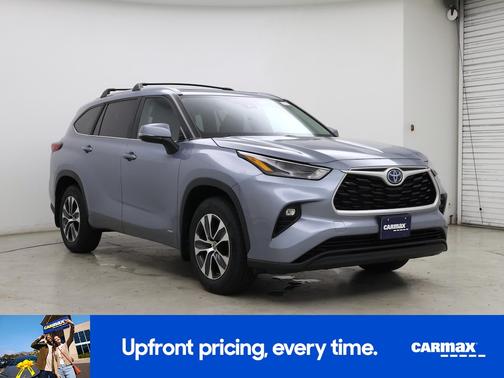 Blue 2023 Toyota Highlander Hybrid XLE