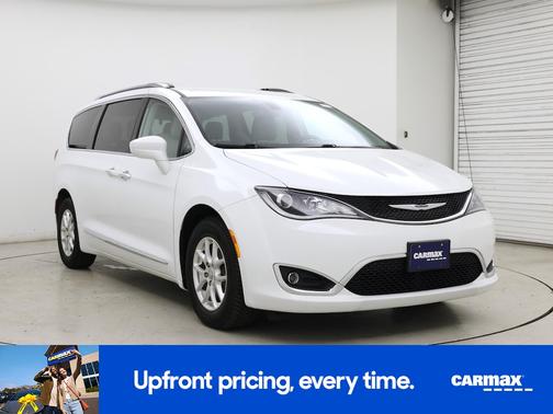 White 2020 Chrysler Pacifica Touring L