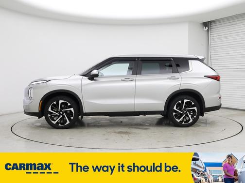 2022 Mitsubishi Outlander ES
