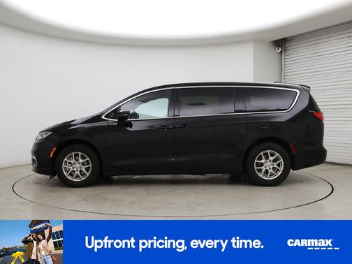 Black 2025 Chrysler Pacifica Select